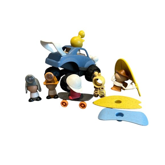 SPRIG Lot of Toys Blue Car Paraglider Skateboarder 6 Little People - Picture 5 of 10